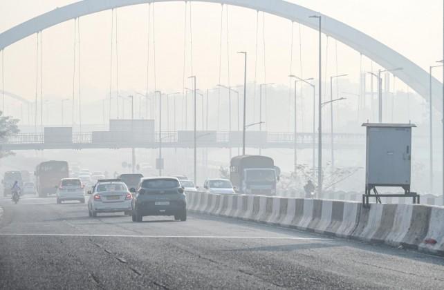 Delhi's air remains 'very poor' for 15th day despite slight improvement ...
