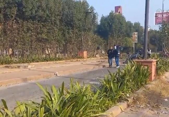 Mercedes rams into 3 restaurant workers outside Delhi mall, 1 dead