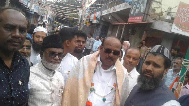 R. V. Devaraj poses with Ansar Khan MK