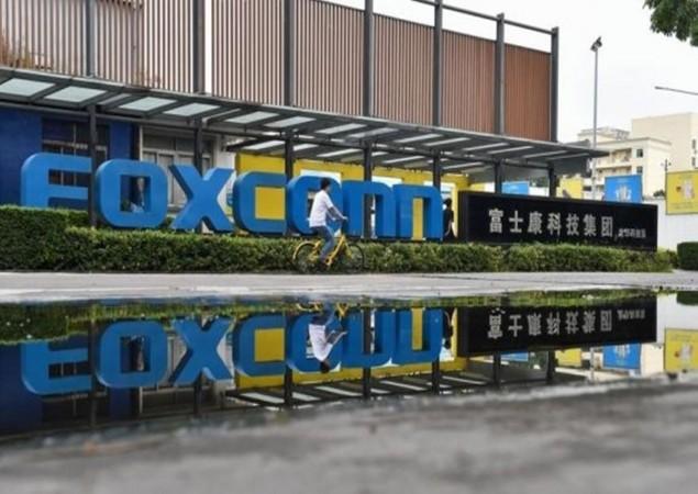 Foxconn's China exit due to erratic policies, signals MNCs shift to India, Vietnam