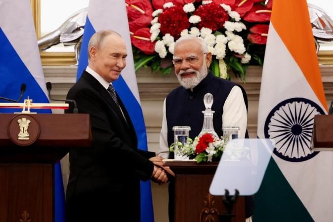 Russian President Putin departs Delhi after two-day State Visit; thanks India for 'warm welcome' Russian President Putin departs Delhi after two-day State Visit; thanks India for 'warm welcome'