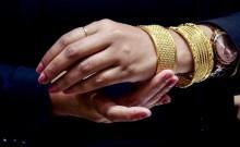 Gold, silver prices jump on MCX amid weak dollar, global cues