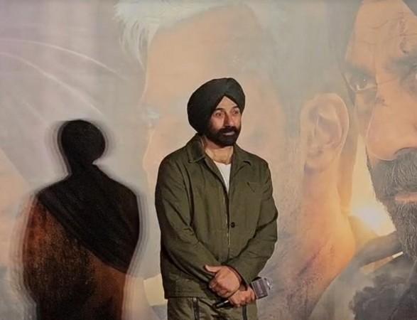 Border 2 teaser launch: Sunny Deol cries during his first public appearance in Mumbai days after Dharmendra's death, gets trolled Border 2 teaser launch: Sunny Deol cries during his first public appearance in Mumbai days after Dharmendra's death, gets trolled