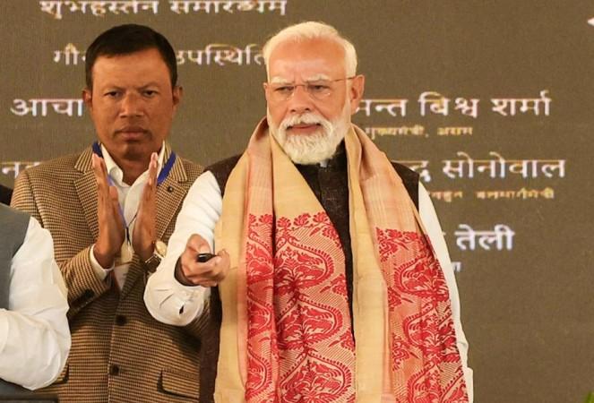 Stating that today is a historic day for Assam and the entire North East, PM Modi remarked that the long-awaited dream of Namrup and Dibrugarh has been fulfilled, as a new chapter of industrial progress begins in the region with the laying of the foundati