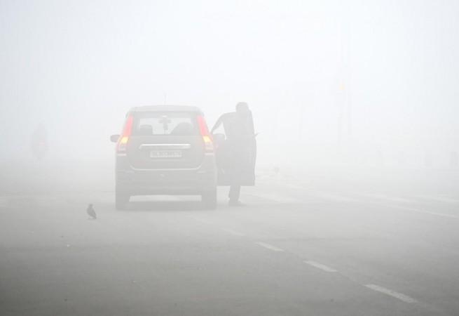Dense fog envelops Delhi-NCR; average air quality remains 'very poor'