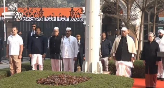 Kharge, Sonia and Rahul Gandhi lead Congress 140th Foundation Day flag hoisting event in Delhi Kharge, Sonia and Rahul Gandhi lead Congress 140th Foundation Day flag hoisting event in Delhi