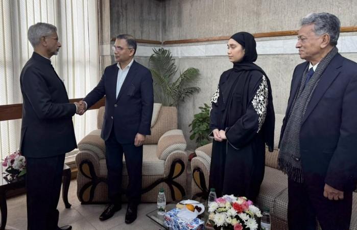 EAM Jaishankar arrives in Dhaka for Khaleda Zia's funeral, hands over PM Modi's letter to her son