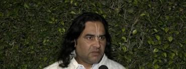 'Hurting sentiments of 100 crore Hindus': Devkinandan Thakur slams Shah Rukh Khan over KKR signing Bangladeshi player