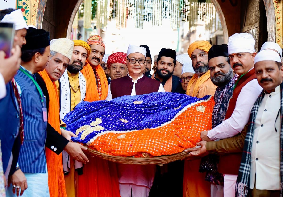 'Not justiciable': SC dismisses PIL challenging PM's ceremonial chadar offering at Ajmer Dargah