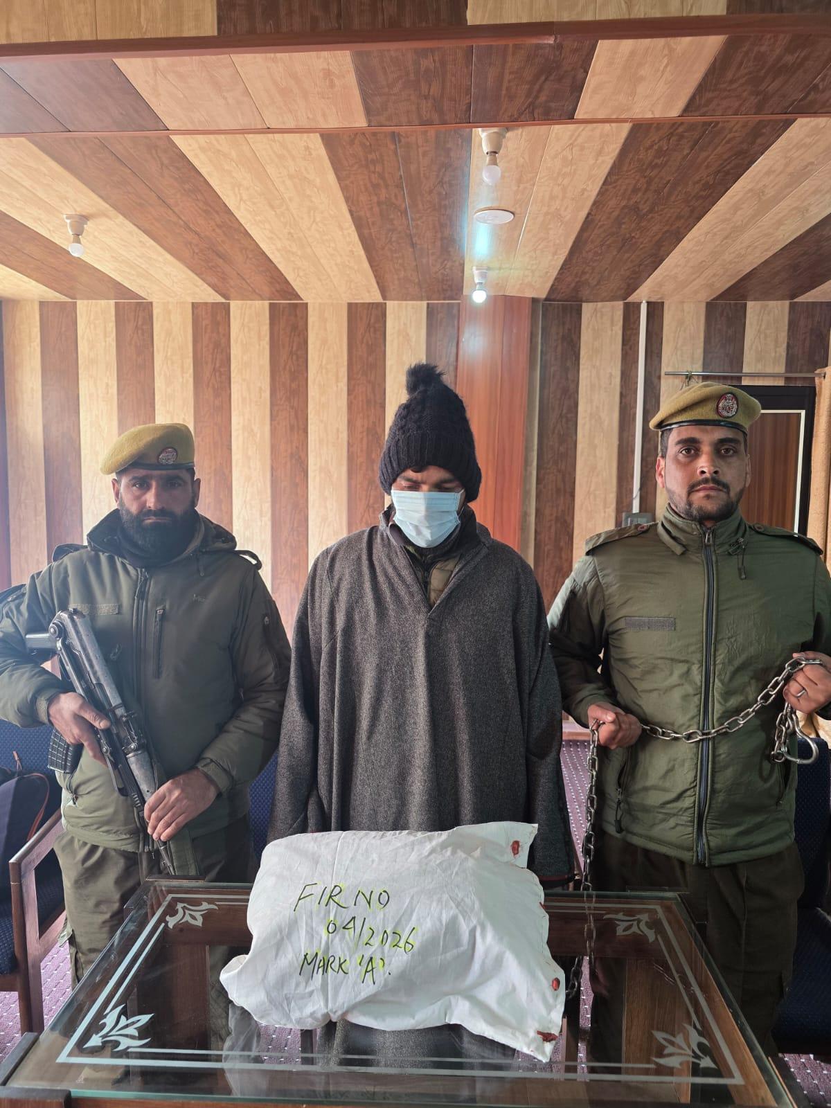 J&K Police recover 4.5 kg charas in Pulwama; one arrested