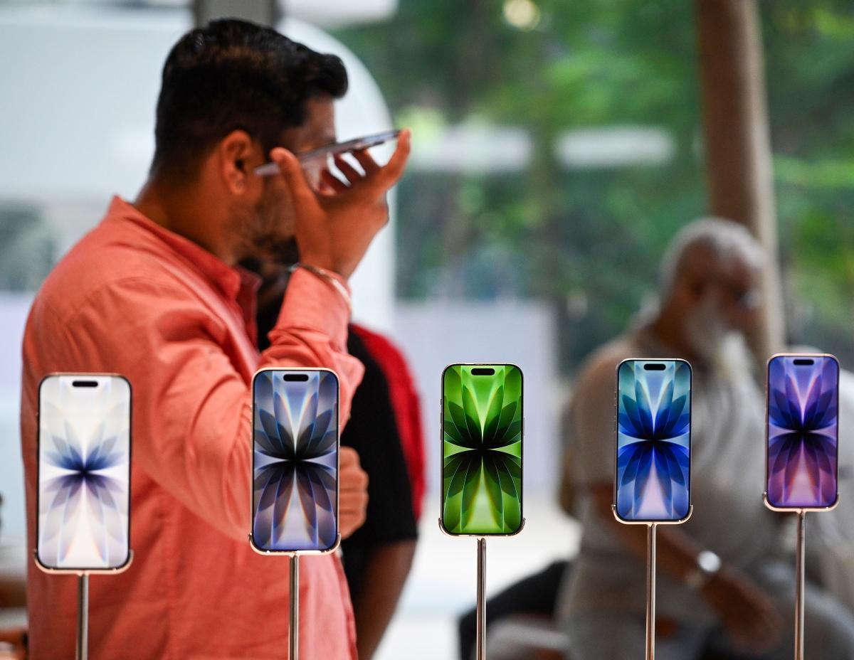 Apple's iPhone CY25 exports from India cross Rs 2 lakh crore for first time