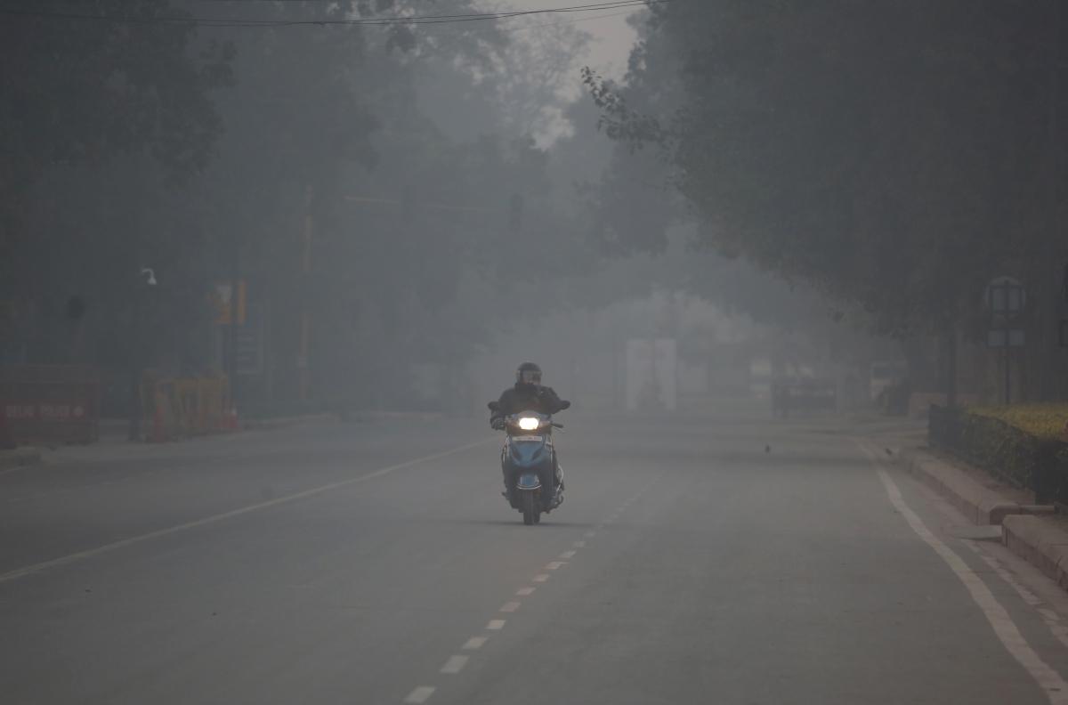Delhi-NCR shivers as cold wave intensifies; AQI 'very poor' in several areas