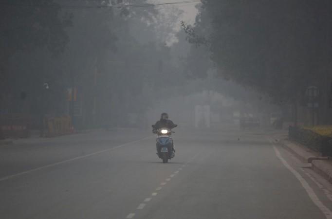 Delhi-NCR shivers as cold wave intensifies; AQI 'very poor' in several areas