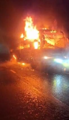 Over 60 escape as bus catches fire on Yamuna Expressway in Mathura ...