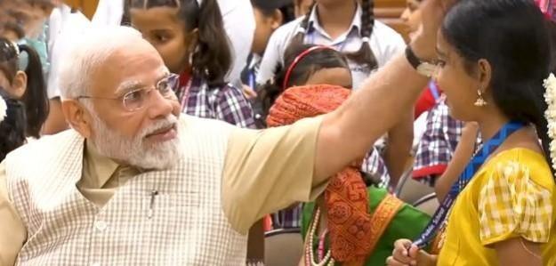National Girl Child Day: PM Modi says empowering daughters strengthens the nation; Amit Shah adds girls are not merely our responsibilities but sheer strength National Girl Child Day: PM Modi says empowering daughters strengthens the nation; Amit Shah adds girls are not merely our responsibilities but sheer strength
