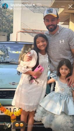 Mahhi Vij buys Rs 50 lakh Mini Cooper to fulfill daughter Tara's wish days after divorce; Jay asks Tara if he can touch her car, fans question how a four-year-old could wish for it Mahhi Vij buys Rs 50 lakh Mini Cooper to fulfill daughter Tara's wish days after divorce; Jay asks Tara if he can touch her car, fans question how a four-year-old could wish for it
