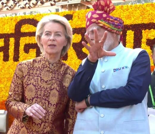 Republic Day: PM Modi pays tribute to fallen soldiers at National War Memorial