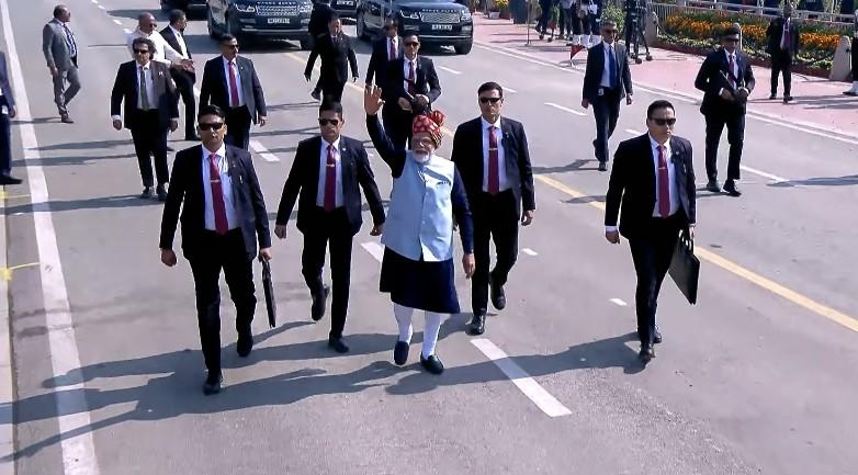 PM Modi breaks protocol, walks along Kartavya Path greeting crowds on Republic Day