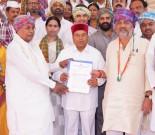 Struggle will continue until MGNREGA is restored: CM Siddaramaiah as K'taka Cong submits memorandum to Guv