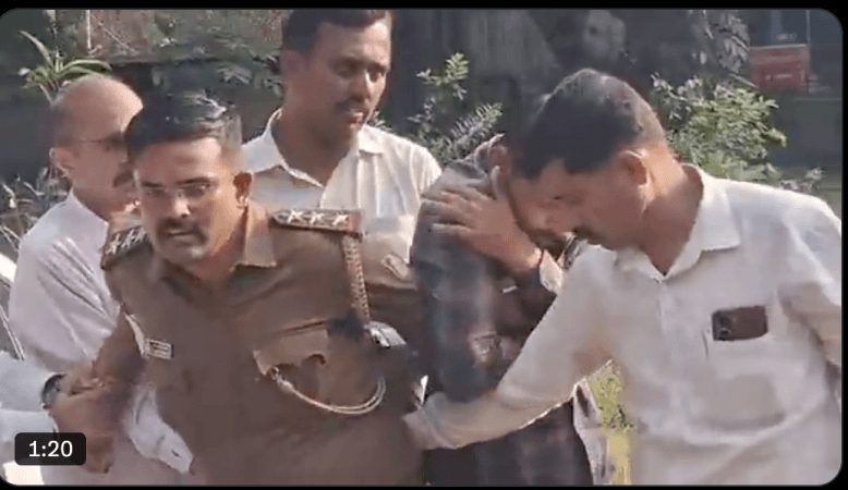 Second cop arrested in 2 days: Karnataka Lokayukta arrests Tumakuru PSI in bribery case; video goes viral