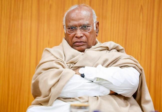 Congress president Mallikarjun Kharge has demanded a discussion in Parliament on the India-US trade deal, questioning the lack of transparency around its terms. He said both Parliament and India's 140 crore citizens have a right to know the details of th