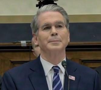 US Treasury Secretary defends stablecoins to boost dollar power US Treasury Secretary defends stablecoins to boost dollar power