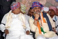 K'taka Congress crisis escalates with fresh call for Shivakumar as CM