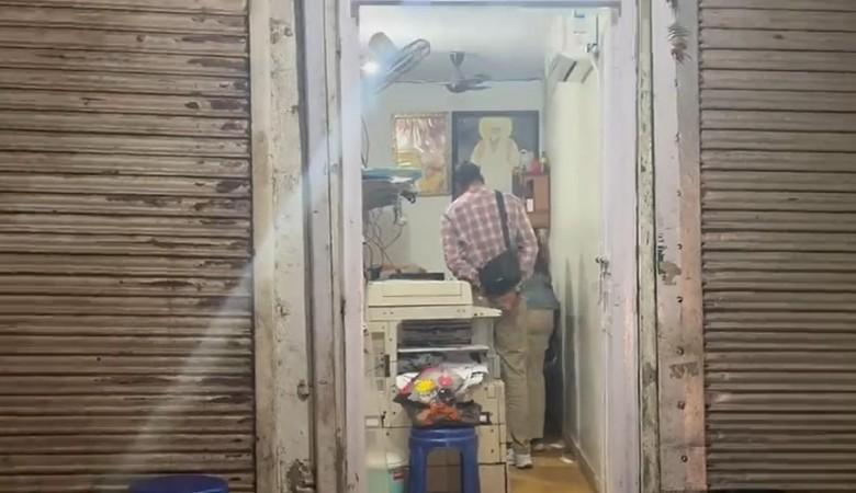 Shopkeeper robbed of Rs 14 lakh at gunpoint in Delhi's Model Town