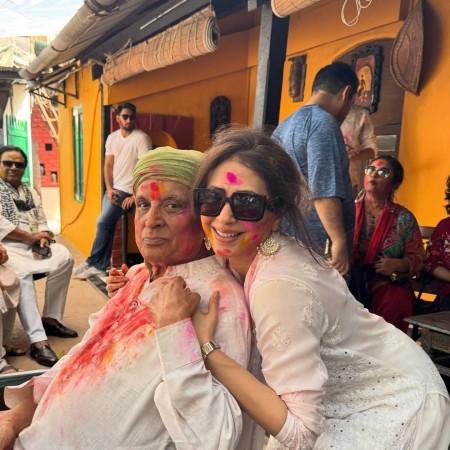 Katrina Kaif–Vicky Kaushal, Ranbir Kapoor, Soha Ali Khan, Javed Akhtar- Shabana Azmi: B- Town dances, drinks, celebrates Holi with joy Katrina Kaif–Vicky Kaushal, Ranbir Kapoor, Soha Ali Khan, Javed Akhtar- Shabana Azmi: B- Town dances, drinks, celebrates Holi with joy