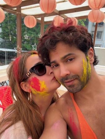 Katrina Kaif–Vicky Kaushal, Ranbir Kapoor, Soha Ali Khan, Javed Akhtar- Shabana Azmi: B- Town dances, drinks, celebrates Holi with joy Katrina Kaif–Vicky Kaushal, Ranbir Kapoor, Soha Ali Khan, Javed Akhtar- Shabana Azmi: B- Town dances, drinks, celebrates Holi with joy