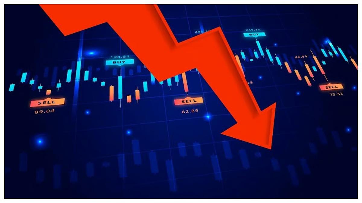 US‑Iran‑Israel war: Sensex down by over 1,700 points; Nifty Slips 500 as markets crash over oil concerns