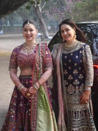 Arjun Tendulkar weds Saaniya: Sara looks regal in pink; Sachin-Anjali stun; Irfan-Yusuf Pathan, Yuvraj Singh, Harbhajan Singh, Zaheer Khan attend Arjun Tendulkar weds Saaniya: Sara looks regal in pink; Sachin-Anjali stun; Irfan-Yusuf Pathan, Yuvraj Singh, Harbhajan Singh, Zaheer Khan attend