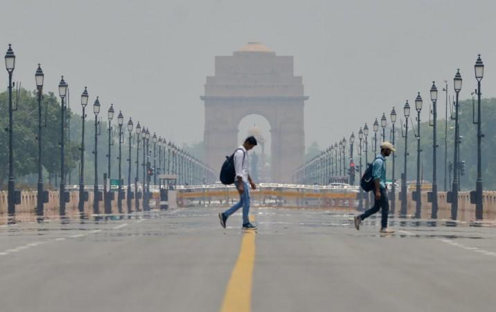 High winds clear Delhi-NCR's air putting most areas in Yellow Zone; temp continues to rise