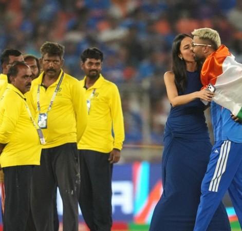 India wins WC: Hardik Pandya kisses GF Mahieka Sharma; Ishan Kishan kisses GF Aditi Hundia; SRK, PM Modi, Virat-Anushka congratulate Team India