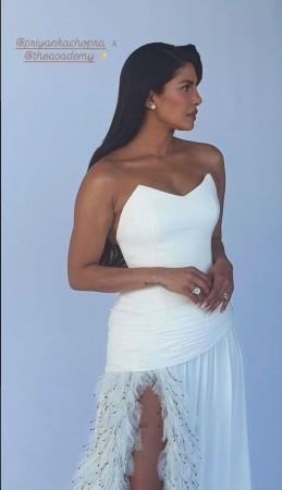 Oscars 2026: Priyanka Chopra's sexy metallic thigh-high slit with fur reminds fans of Alia Bhatt BAFTA look; netizens call PC's outfit tacky