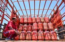 3 lakh metric tonnes LPG stranded at Strait of Hormuz: Govt official