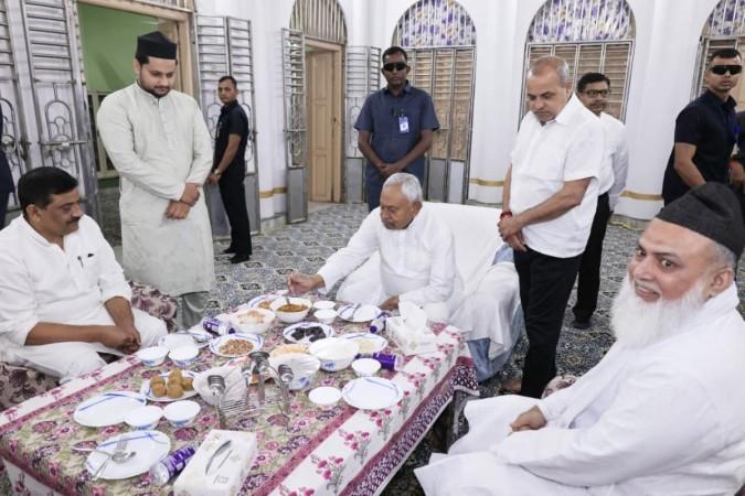 Eid-ul-Fitr 2026: Nitish Kumar offers prayers at mosques in Patna, congratulates Muslim community; Congress wishes EID