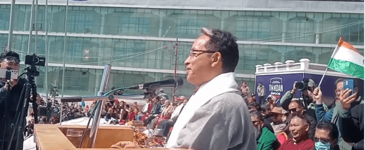 Climate activist Sonam Wangchuk addressing a rally at Leh Sonam Wangchuk