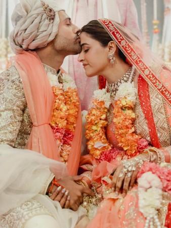 Nupur Sanon–Stebin Ben lock lips under Aurora Borealis on honeymoon; fans call sharing kissing pics 'cringe' Nupur Sanon–Stebin Ben lock lips under Aurora Borealis on honeymoon; fans call sharing kissing pics 'cringe'