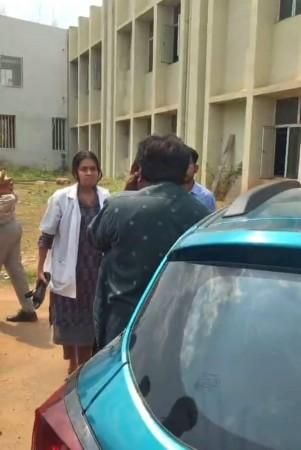 Professor proposes to student inside classroom, she slaps him with slipper; video goes viral Professor proposes to student inside classroom, she slaps him with slipper; video goes viral