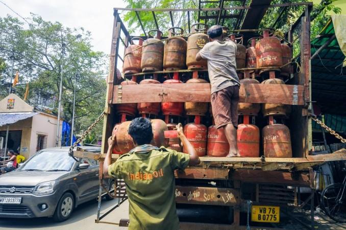 Over 54 lakh LPG refills delivered in a day, have sufficient stocks of petrol and diesel: Govt