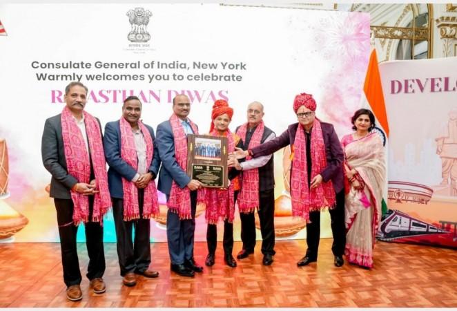 Mohan Nannapanni received award for humanitarian services, Binay k Pradhan prem & Rekha Bhandari