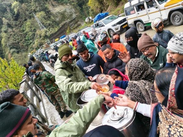Army rescues all 1,321 stranded tourists and 84 locals in North Sikkim after landslides Army rescues all 1,321 stranded tourists and 84 locals in North Sikkim after landslides