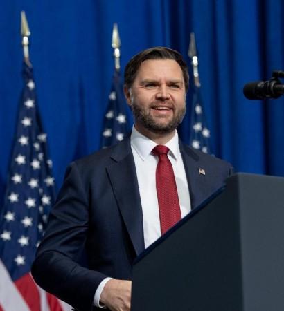 JD Vance swaps 'Air Force Two' for SAM095 amid high-security flight, arrives in Islamabad for crucial US-Iran peace talks