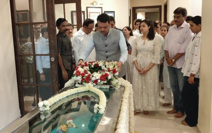 Athiya Shetty shares Lata Mangeshkar photo instead of Asha Bhosle, gets trolled; singer's mortal remains reach residence Athiya Shetty shares Lata Mangeshkar photo instead of Asha Bhosle, gets trolled; singer's mortal remains reach residence