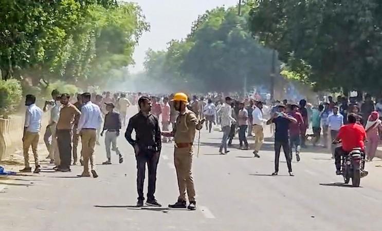 A massive protest by thousands of factory workers at the Hosiery Complex in Noida Phase 2 turned violent on Friday, April 10, resulting in significant property damage and clashes with security forces. A massive protest by thousands of factory workers at the Hosiery Complex in Noida Phase 2 turned violent on Friday, April 10, resulting in significant property damage and clashes with security forces.