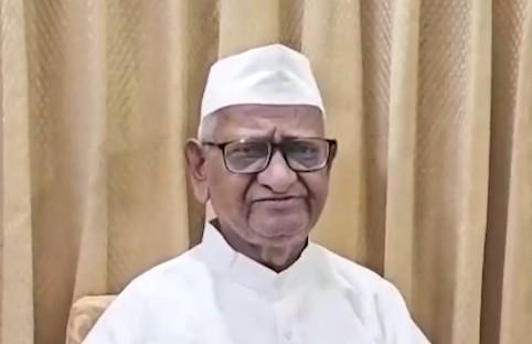 Anna Hazare calls for law to prevent elected leaders from switching parties