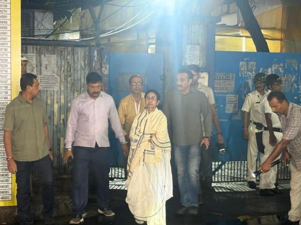 EC orders repoll at 15 booths in Bengal tomorrow; observers for all 294 seats to be present on May 4