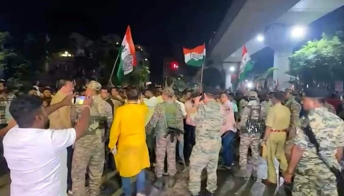 Bengal polls: Trinamool, BJP workers clash outside Biddhannagar counting centre