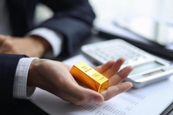 Gold and silver surge up to 1 pc amid geopolitical uncertainty